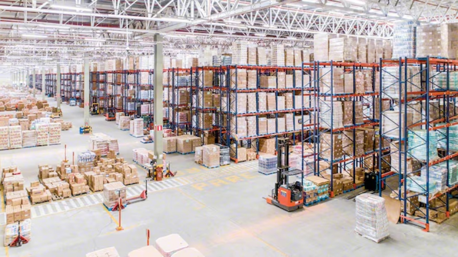 CEDIS saturado en temporada alta de distribución