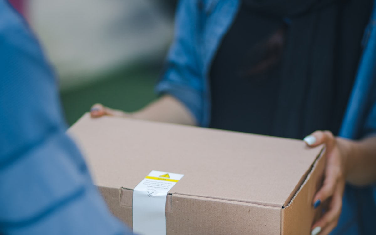 Firma de POD en tablet: evidencia para disputar deducciones de retail