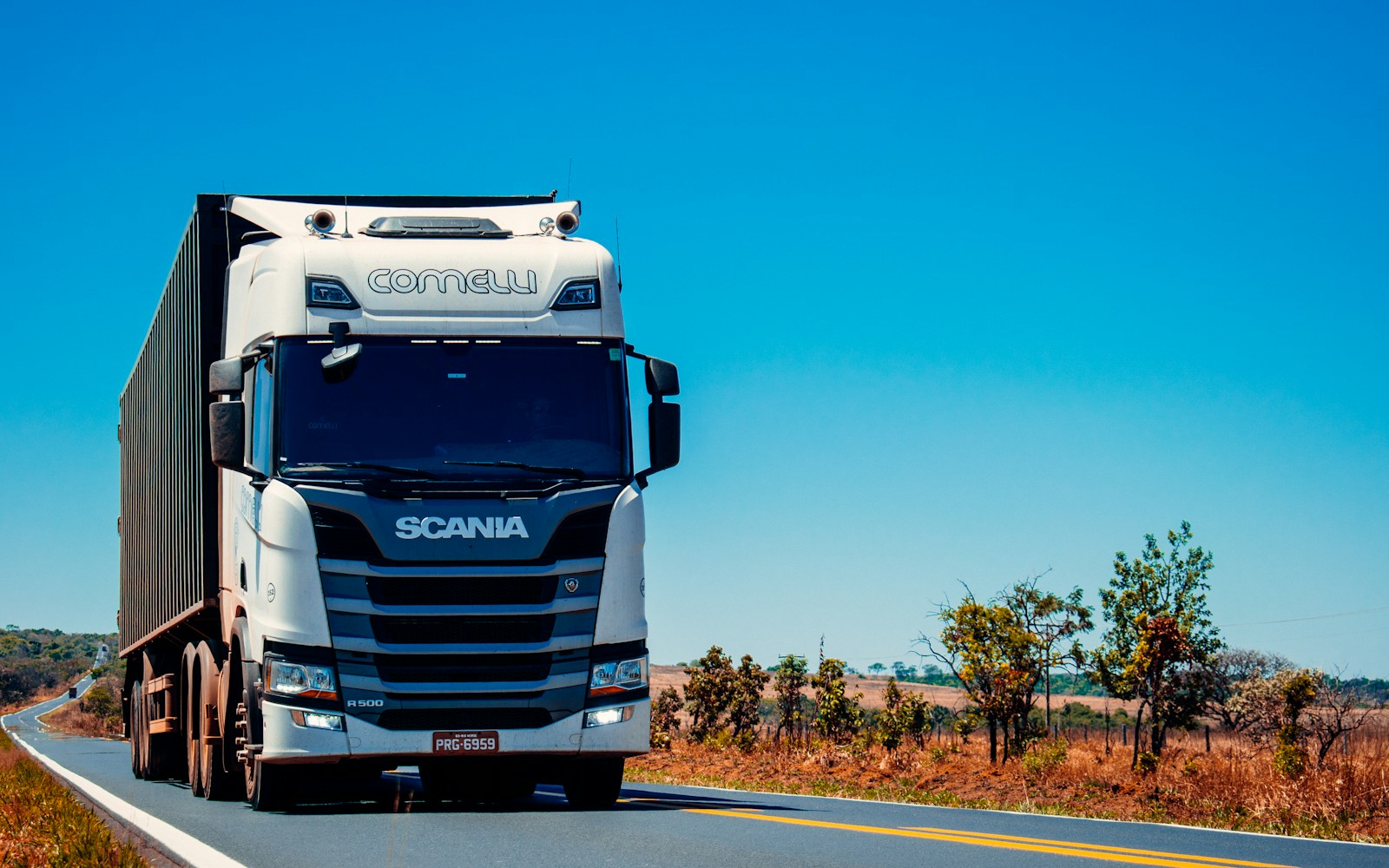 Tractocamión con GPS en ruta: monitoreo y evidencia para prima y siniestro